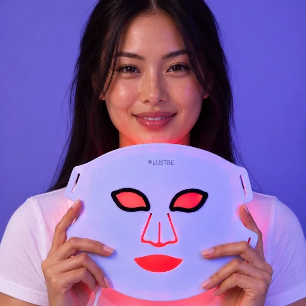 Eine LED-Maske mit Rot und Blau für den täglichen Glow